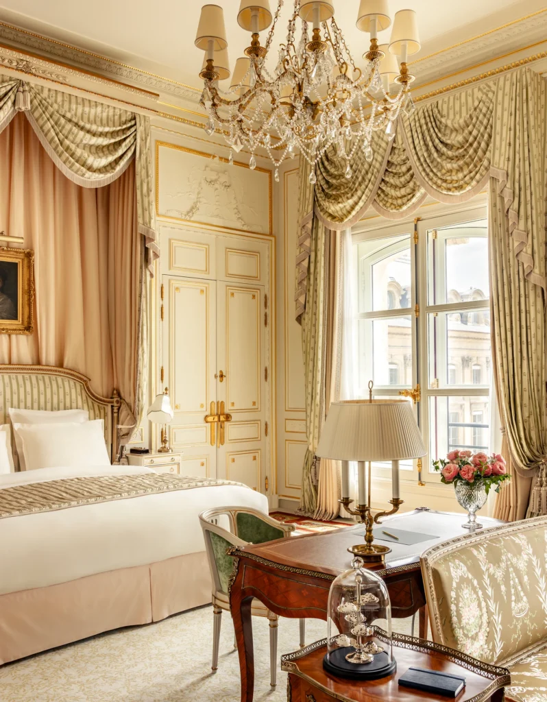 luxury hotel in paris Luxury hotel in Paris during your opera travel in Paris by Hedocia Opera Concierge in Europe